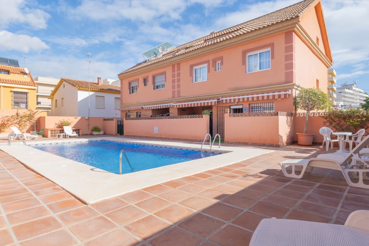 4-bedroom Semi-Detached House in Fuengirola