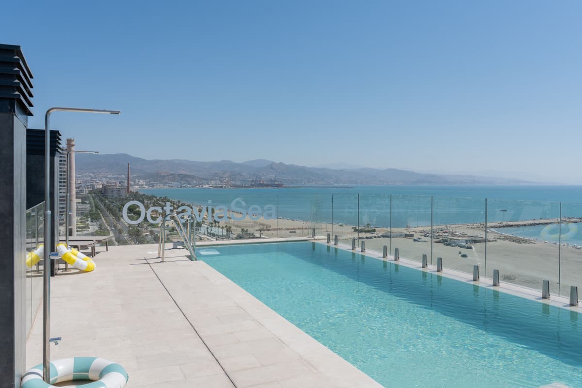 2-bedroom Middle Floor Apartment in Malaga - Carretera de Cadiz