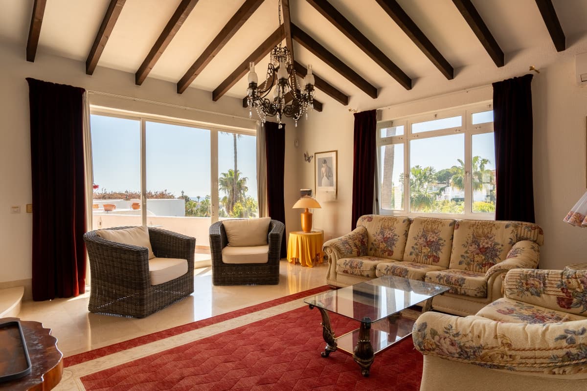 5-bedroom Detached Villa in Calahonda